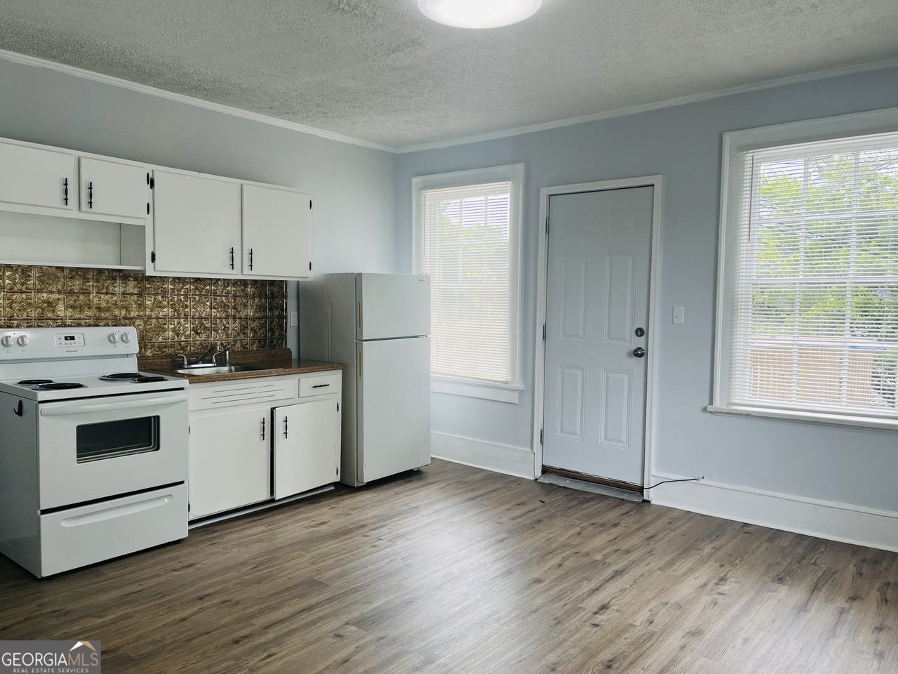 504 Broad St #7 - Photo 7 of 17