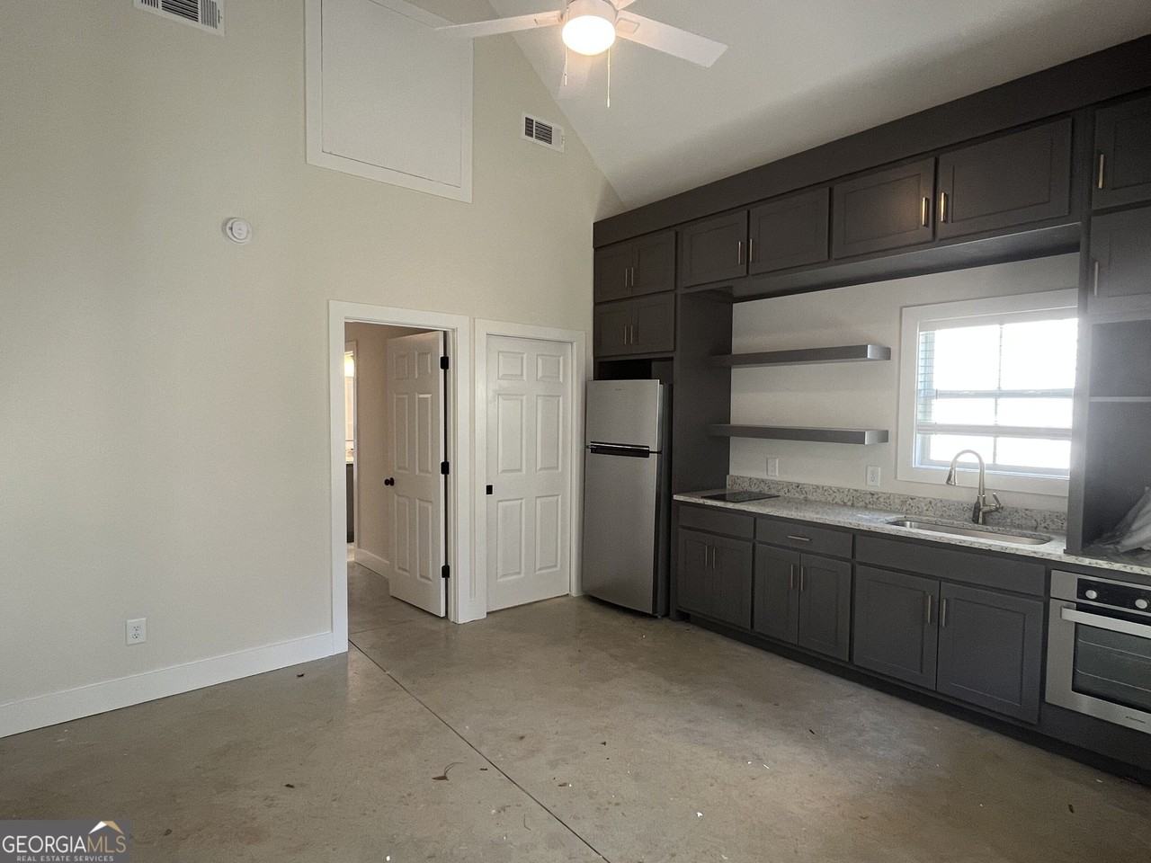 101A Peachtree St - Photo 4 of 13