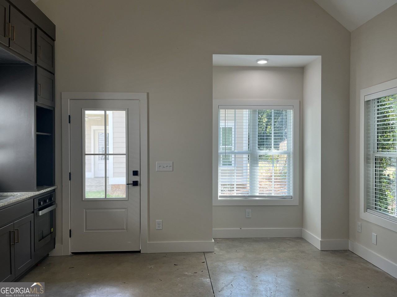 101A Peachtree St - Photo 6 of 13