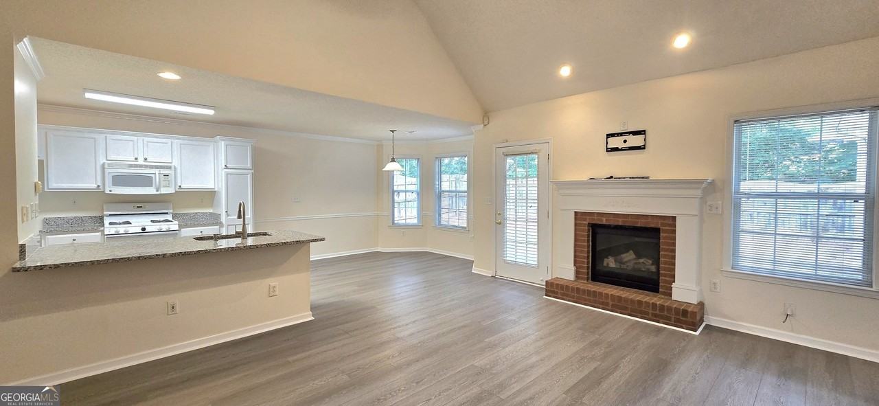 2 Mill Ridge Pl - Photo 5 of 44