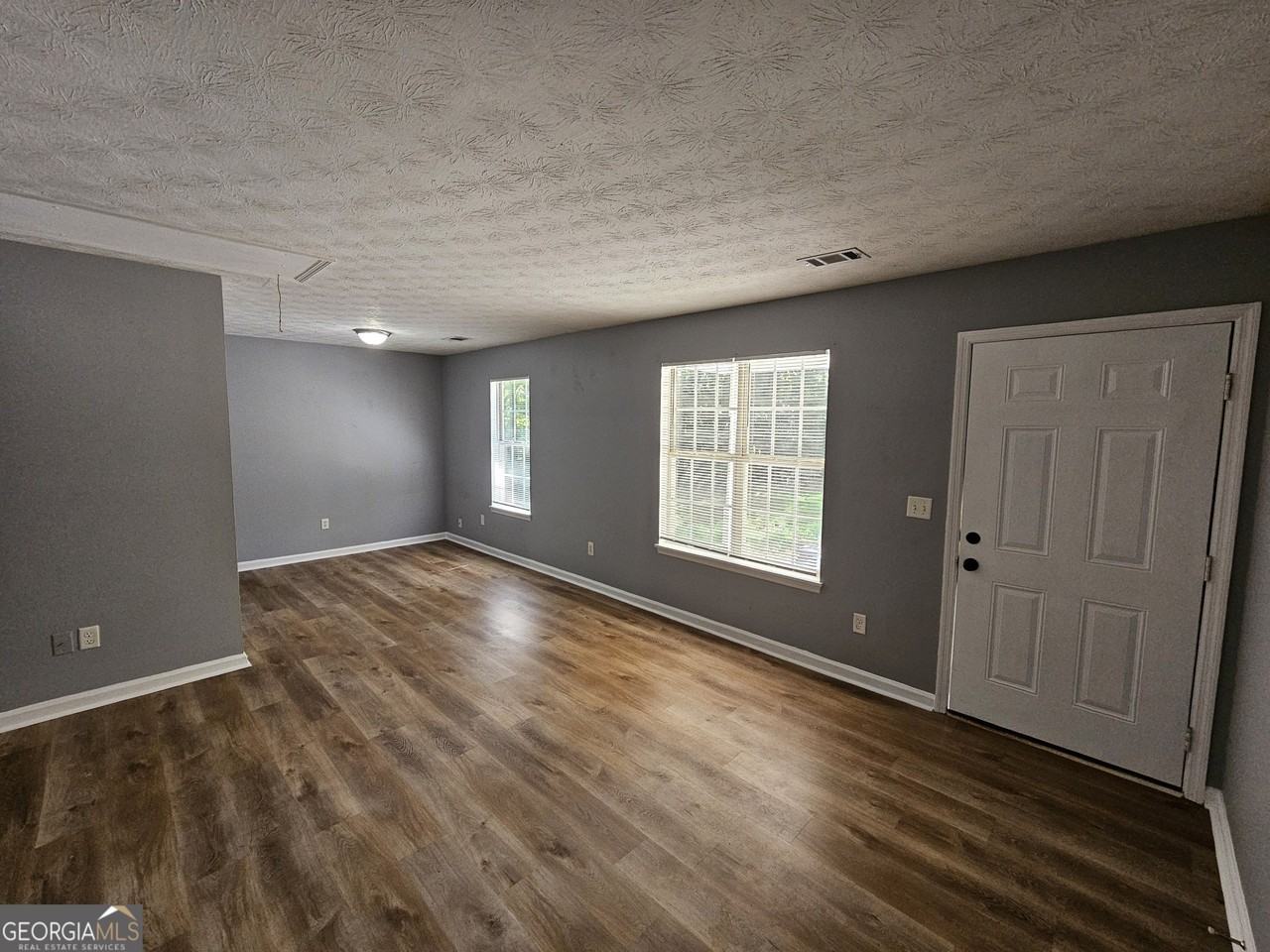 20 Susie Pl - Photo 4 of 13