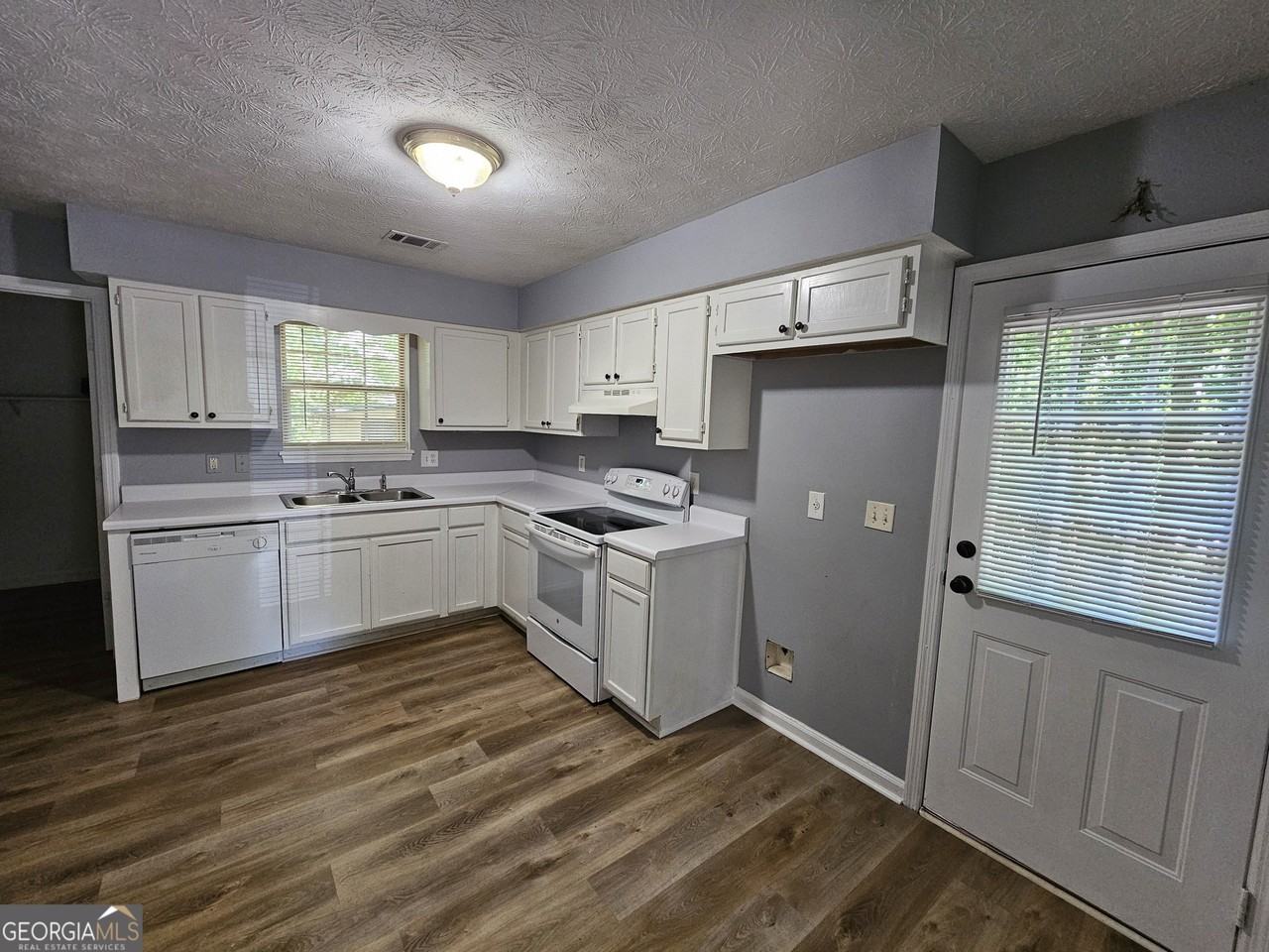 20 Susie Pl - Photo 5 of 13