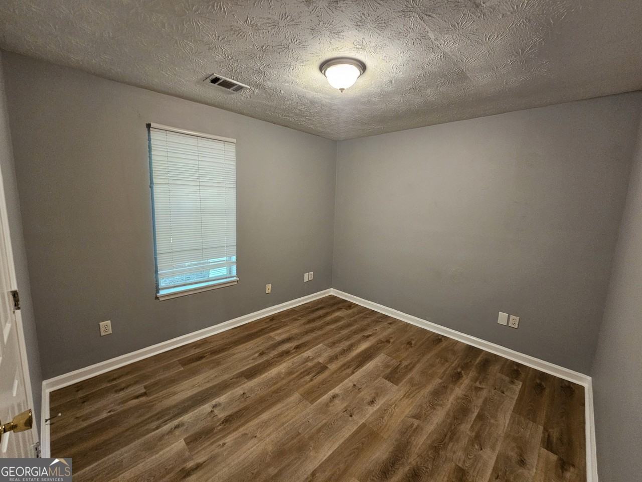 20 Susie Pl - Photo 7 of 13