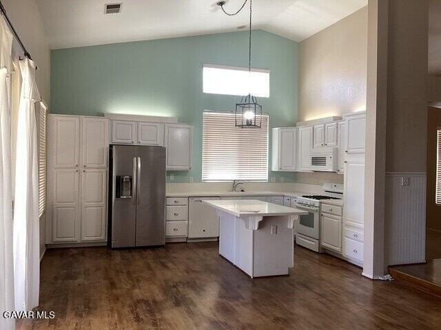 43356 Honeybee Ln - Photo 3 of 10