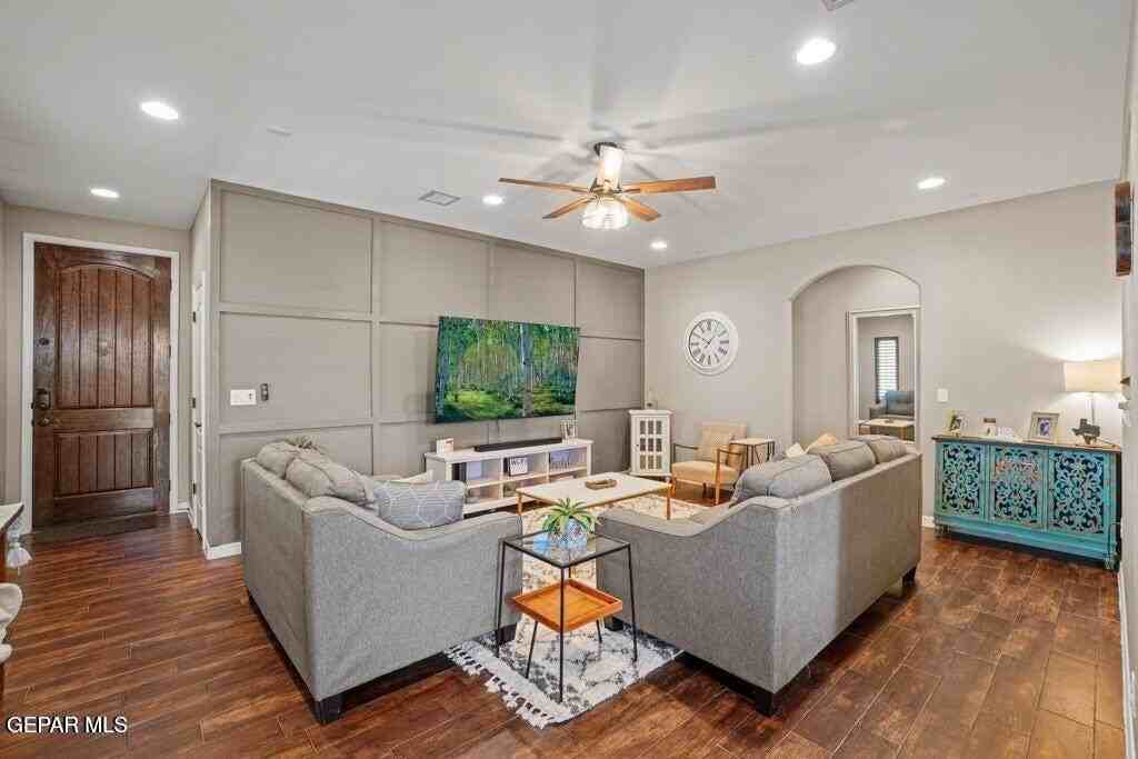 14648 Boer Trail Ave - Photo 6 of 40