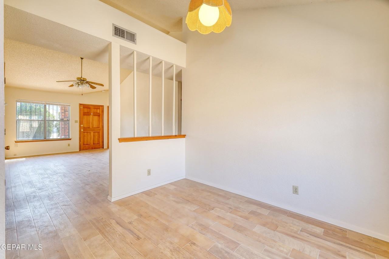 10941 Whitey Ford St - Photo 6 of 31
