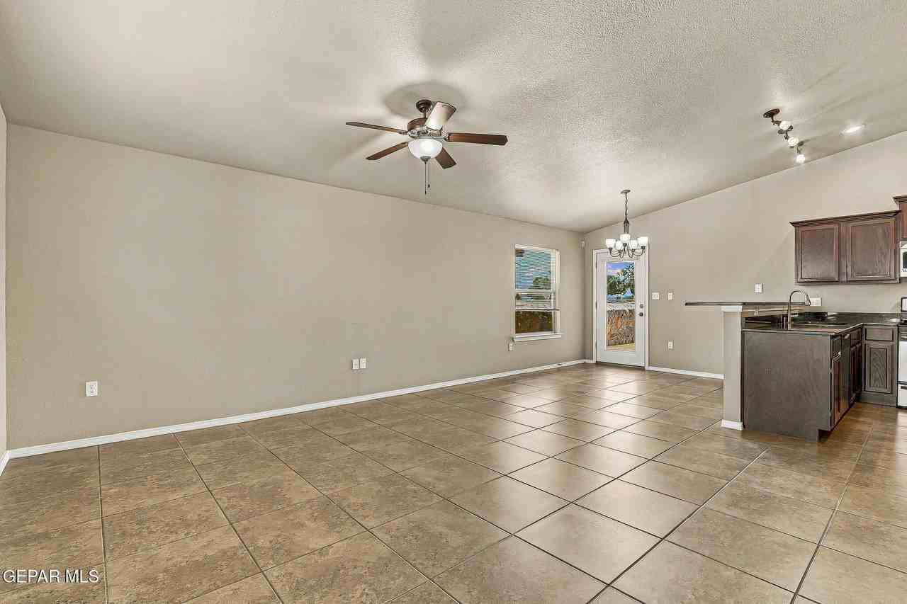 14352 S Cave Ave - Photo 4 of 29