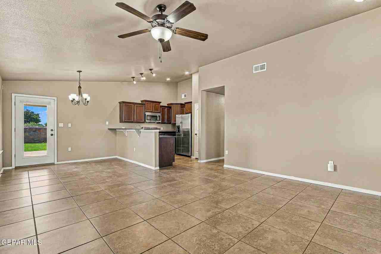 14352 S Cave Ave - Photo 5 of 29