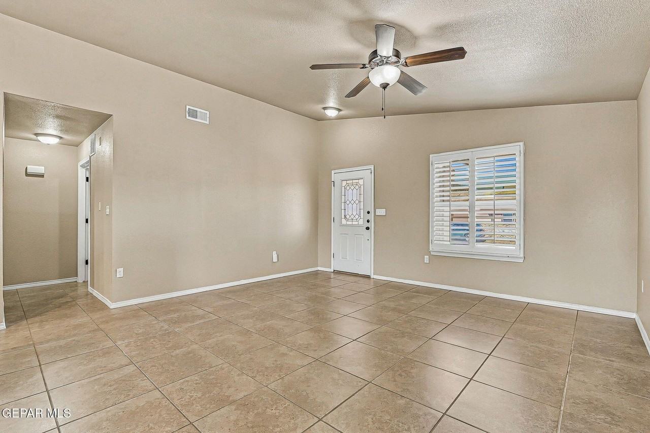 14352 S Cave Ave - Photo 6 of 29