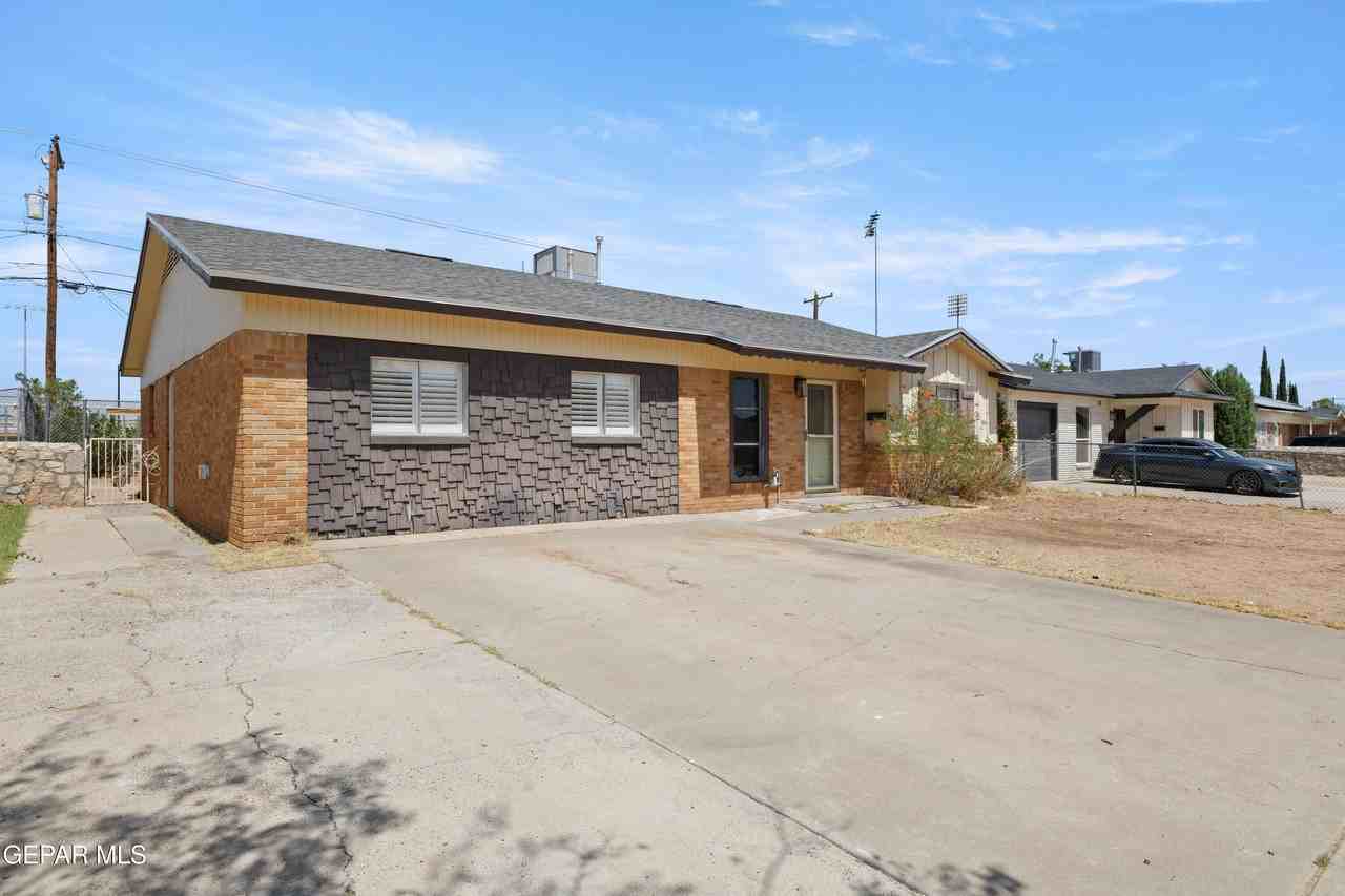 5409 Edmonton Ave - Photo 3 of 30