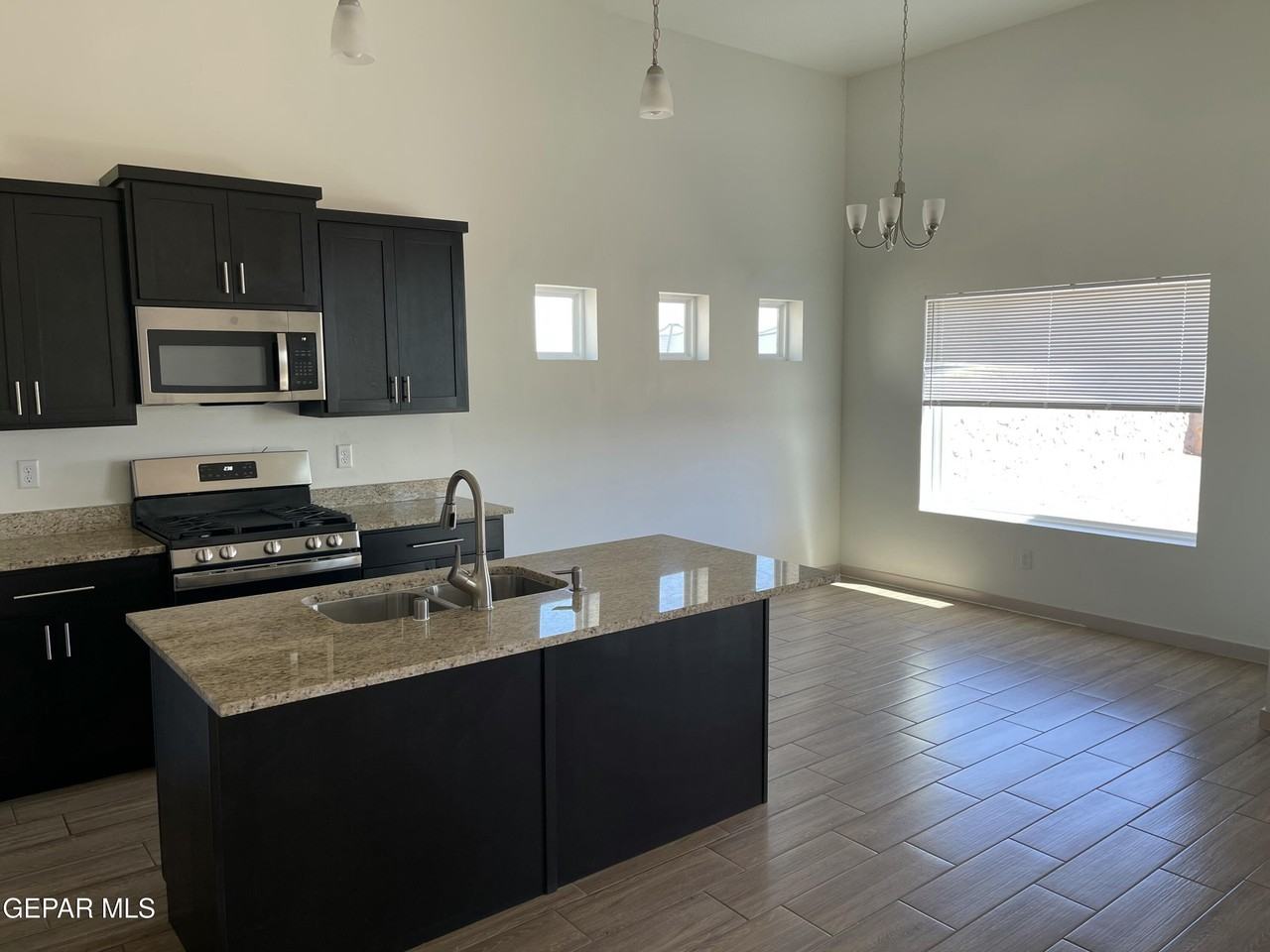14732 John Mcneely Ave - Photo 5 of 21