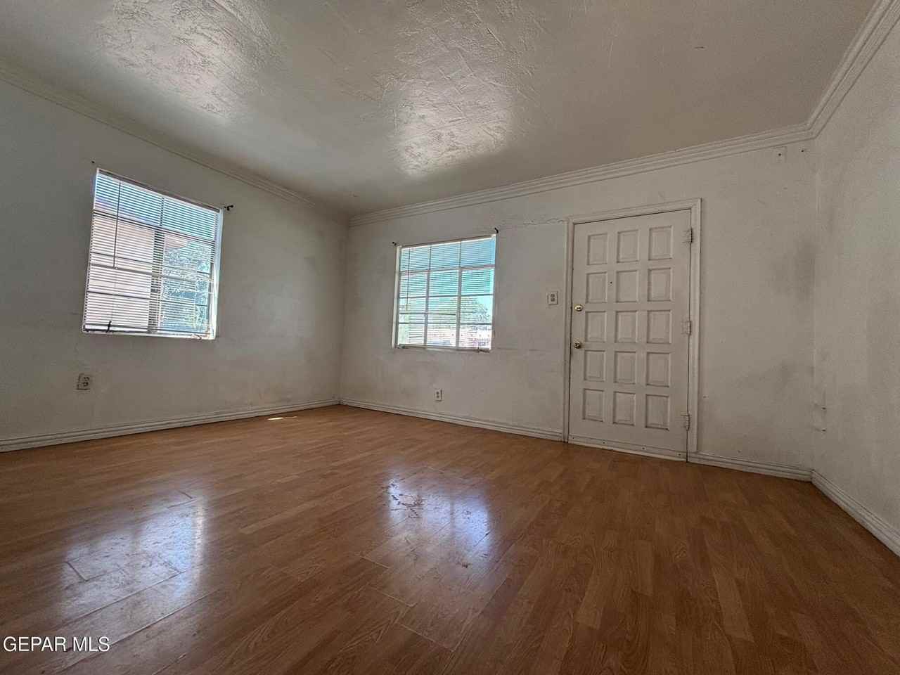 212 Red Robin Dr - Photo 4 of 11