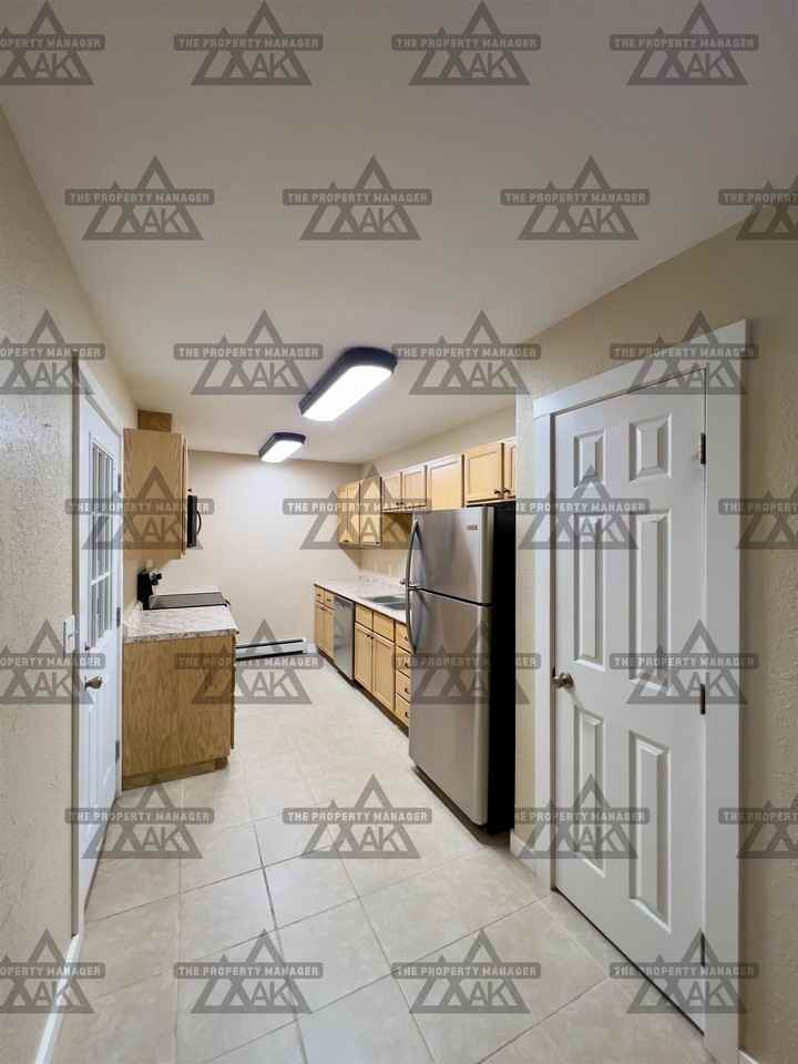 2400 Grumman St #B - Photo 5 of 18