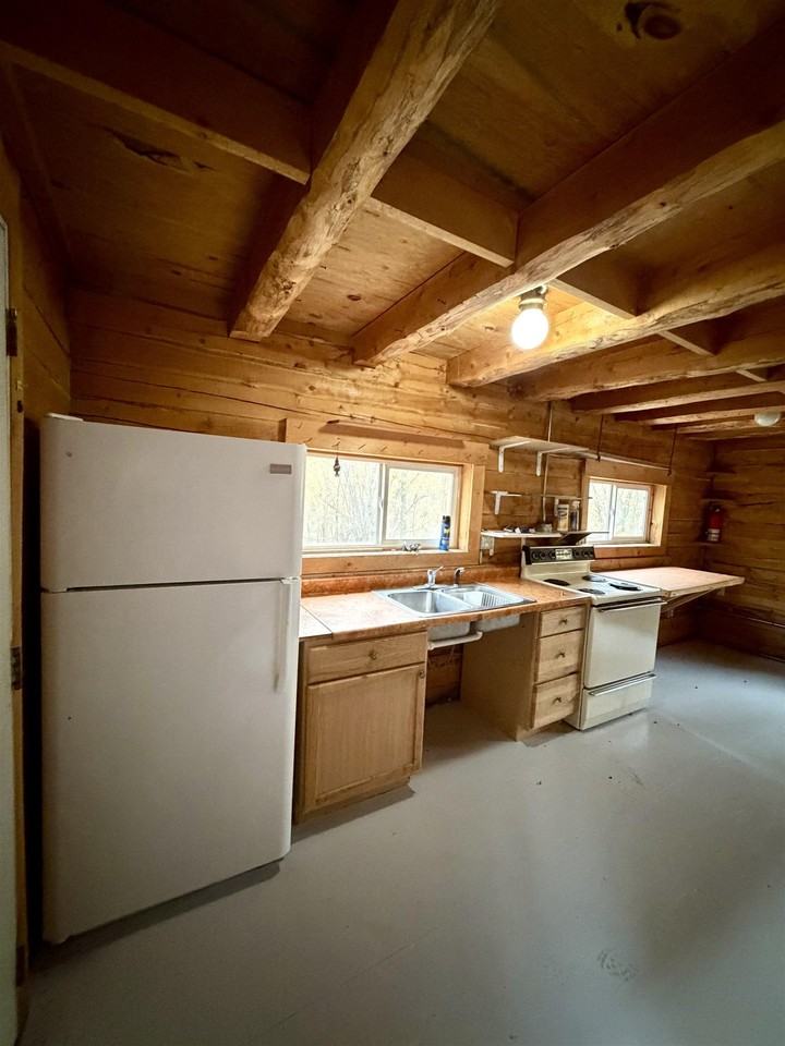 2700 Sauna Ave - Photo 4 of 8
