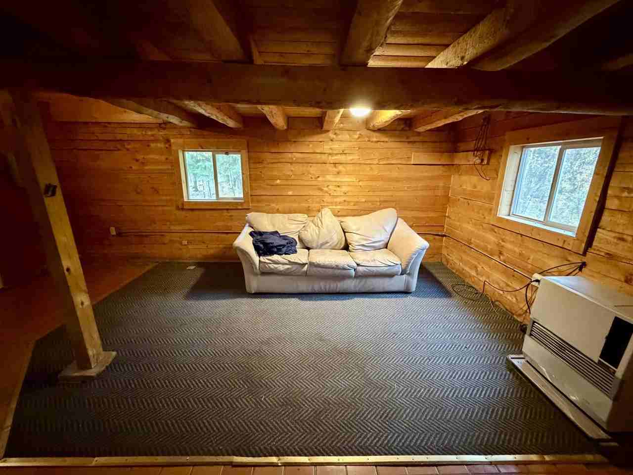 1080 Obrien St - Photo 4 of 9