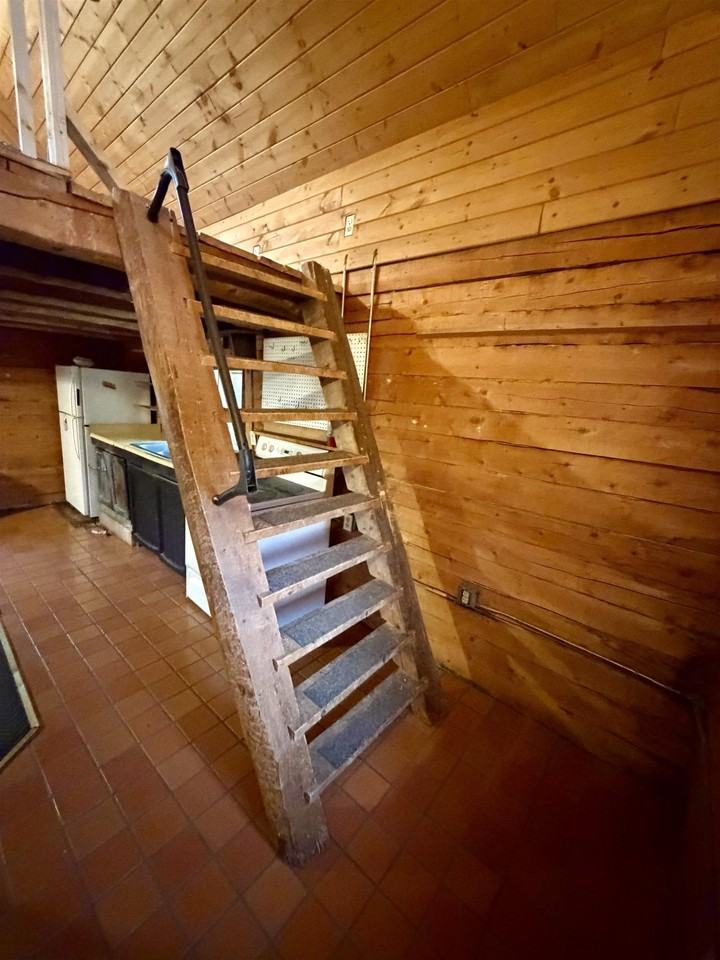 1080 Obrien St - Photo 6 of 9