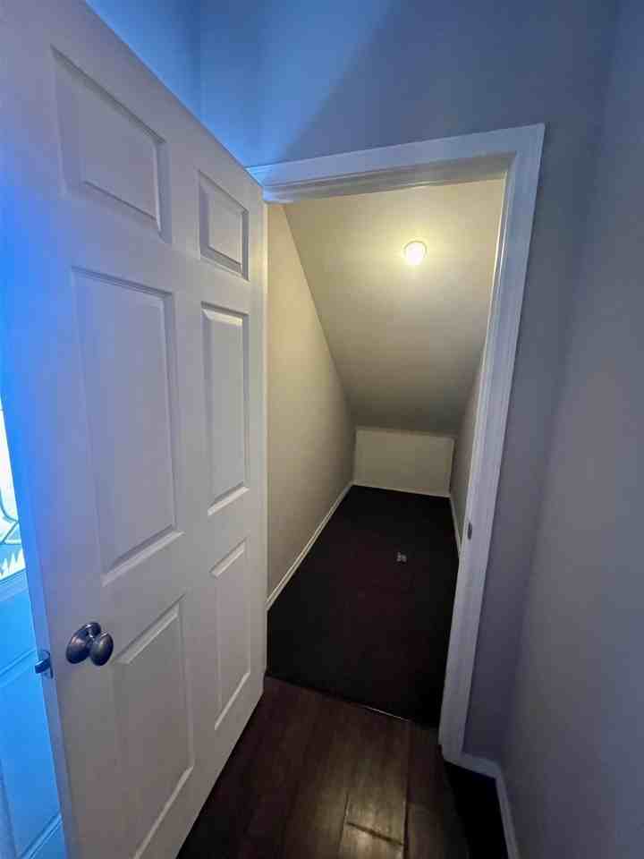 317 4th Ave - Photo 4 of 21