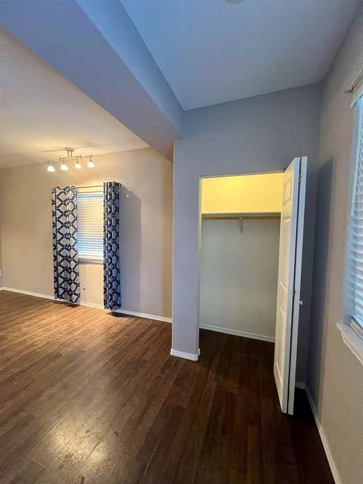 317 4th Ave - Photo 5 of 21