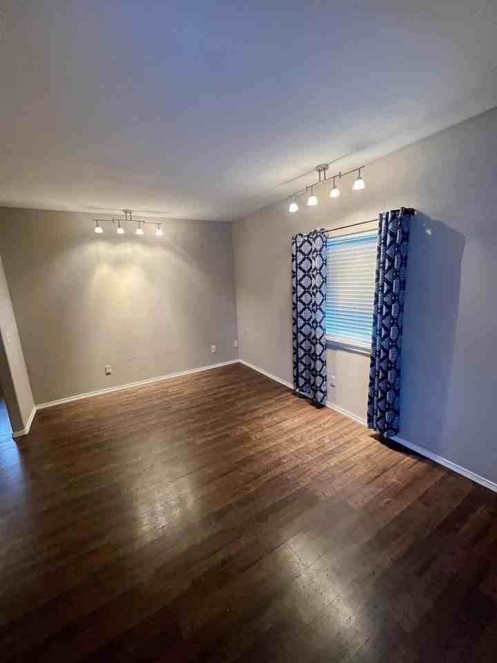 317 4th Ave - Photo 6 of 21