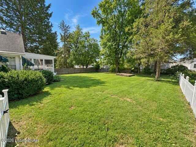 210 Linney Ave - Photo 4 of 25