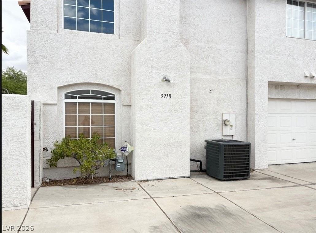 3918 Starfield Ln - Photo 4 of 50