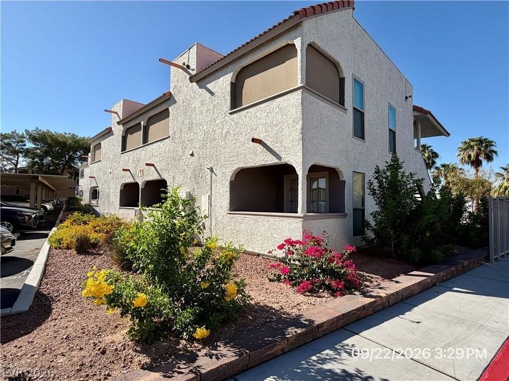 711 Bass Dr #D - Photo 3 of 43