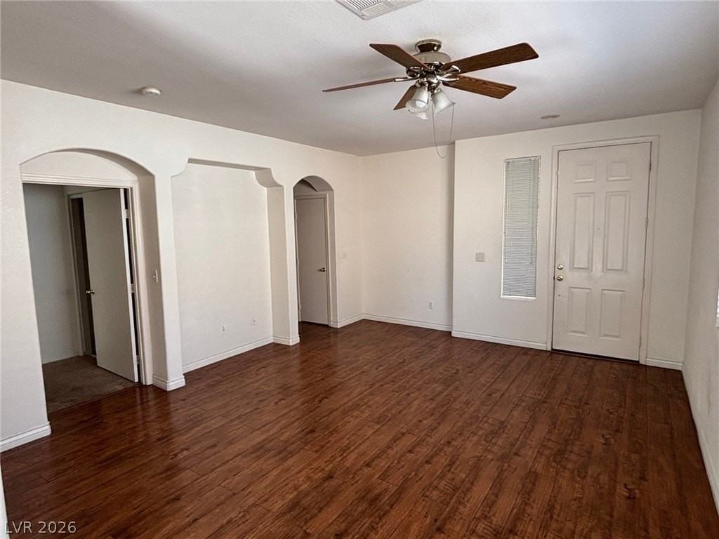 340 Magnolia Arbor St - Photo 3 of 10