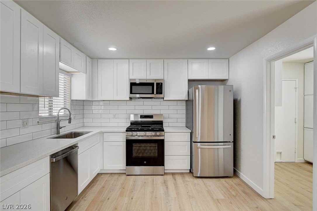717 Palmhurst Dr - Photo 3 of 23