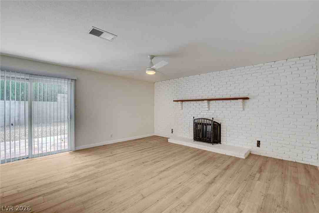 717 Palmhurst Dr - Photo 7 of 23