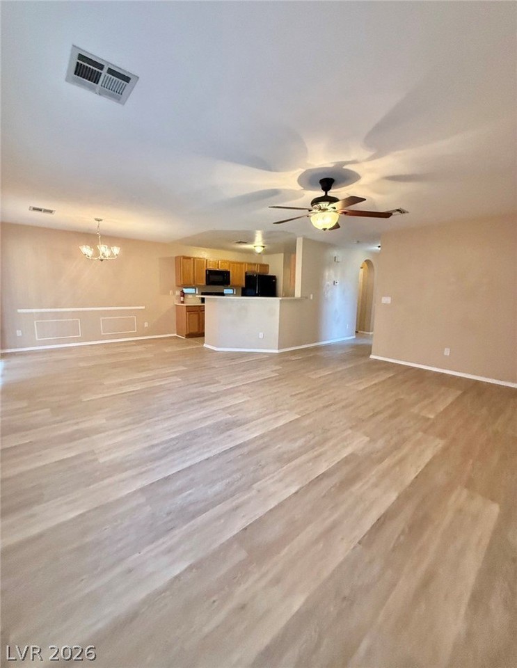 9619 Grapeland Ave - Photo 2 of 6