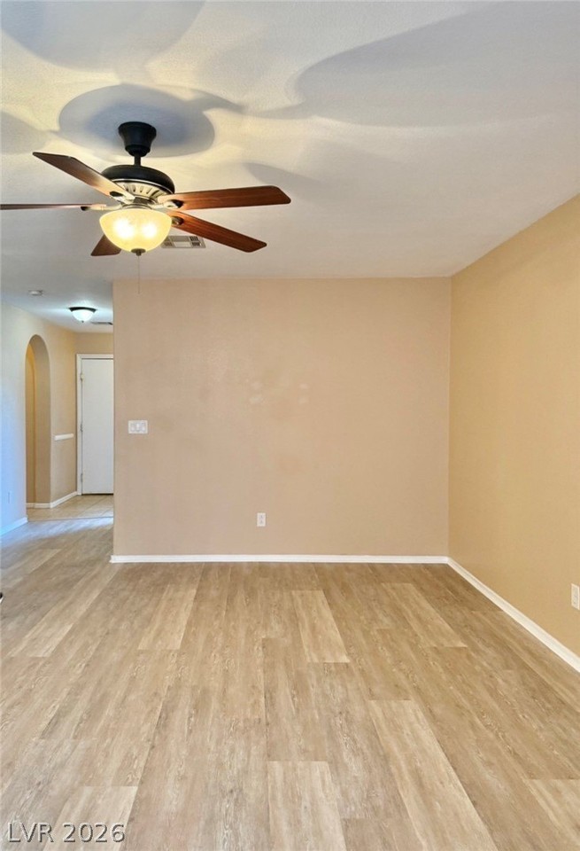 9619 Grapeland Ave - Photo 4 of 6