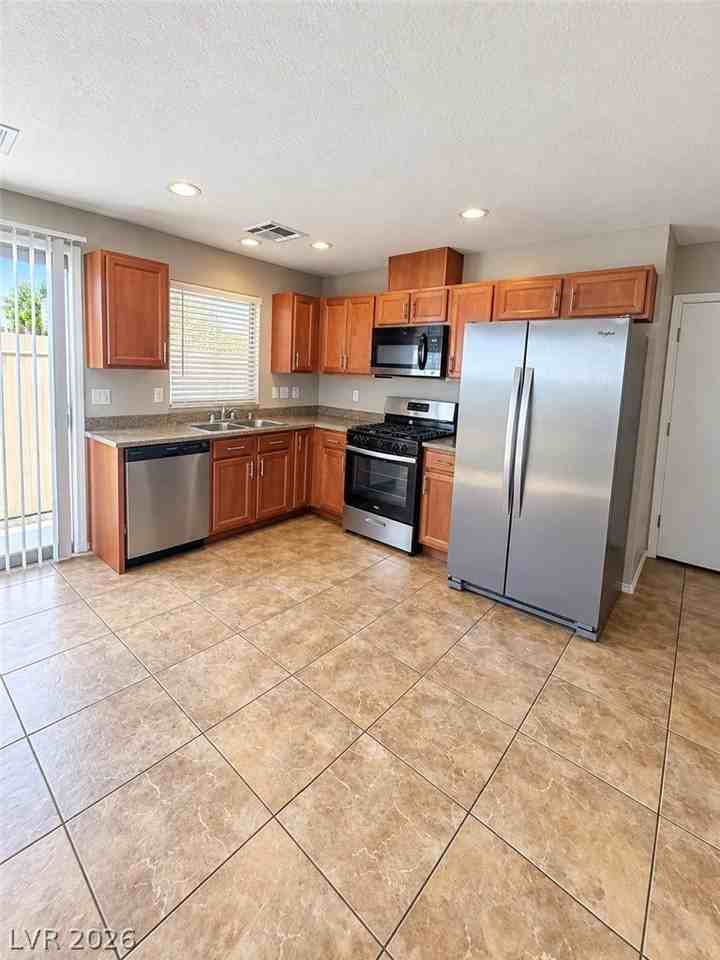 5359 Tipper Ave - Photo 3 of 7
