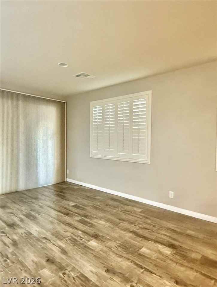 925 Kimbark Ave - Photo 3 of 13