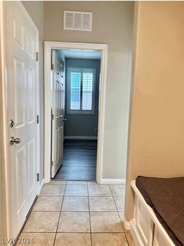 925 Kimbark Ave - Photo 7 of 13