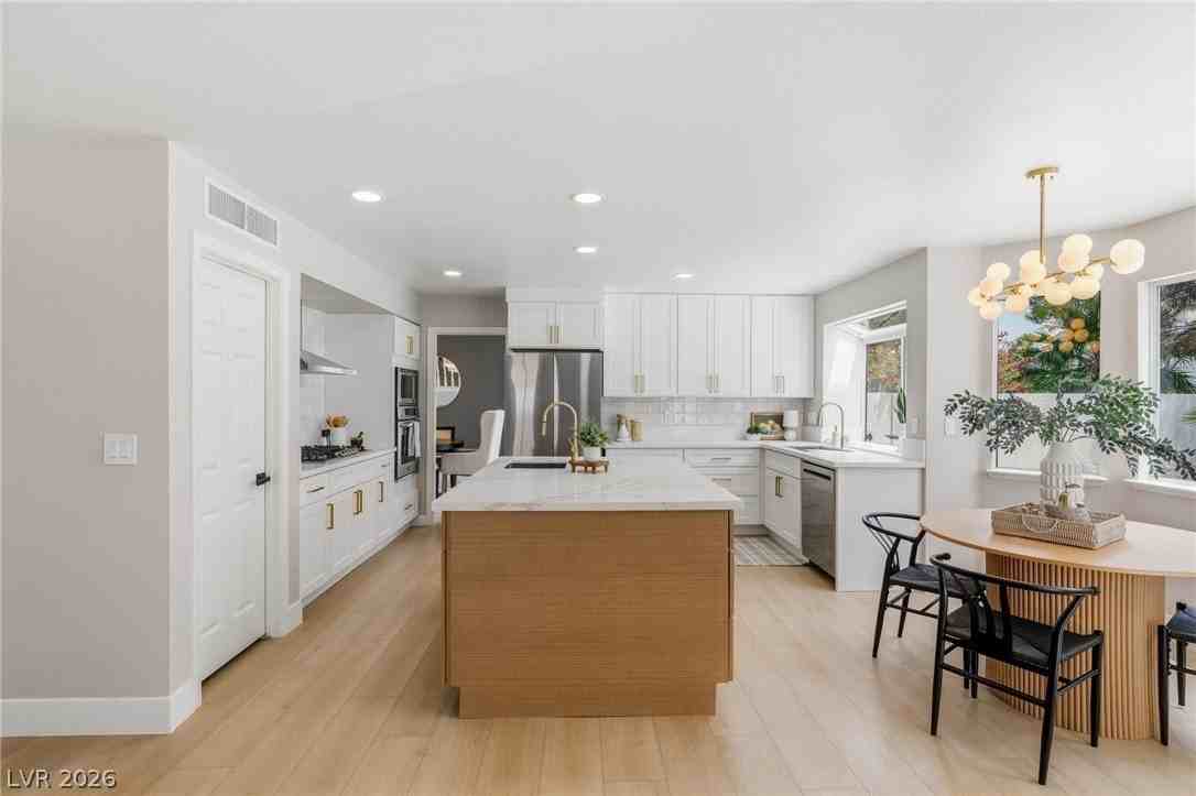 9725 Cascade Falls Ave - Photo 7 of 46