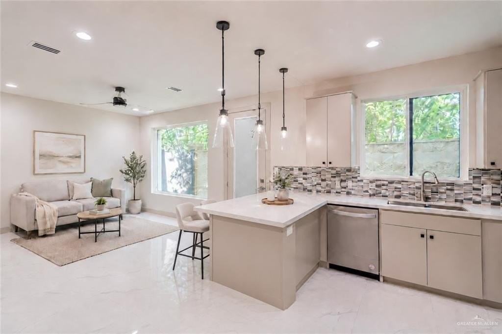 216 Canary Ave - Photo 5 of 18