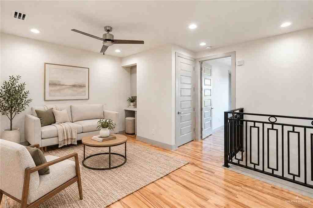 216 Canary Ave - Photo 7 of 18