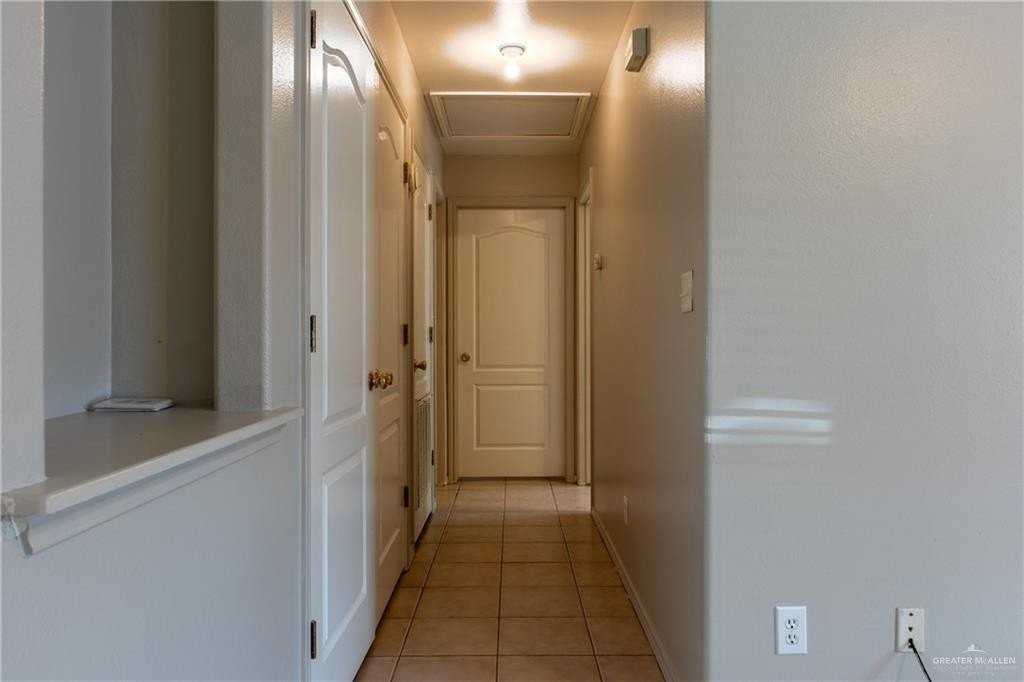 1511 Nassau St #4 - Photo 6 of 12