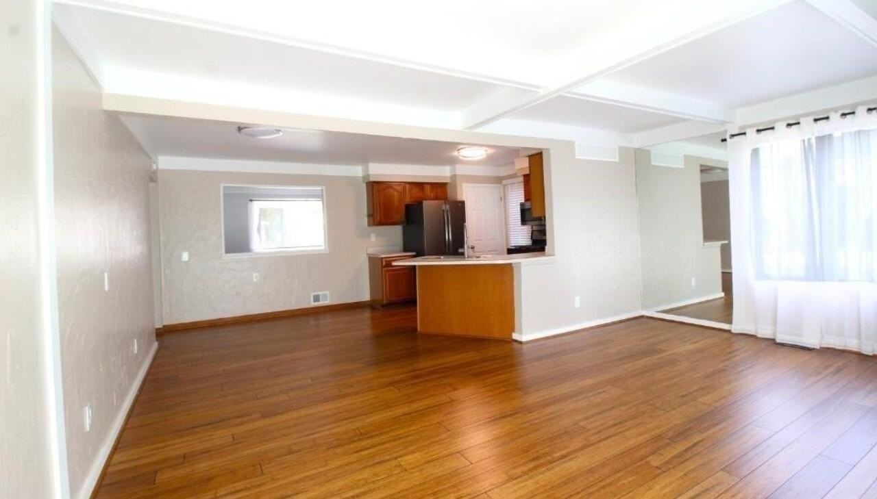 15158 Congress Dr - Photo 3 of 8