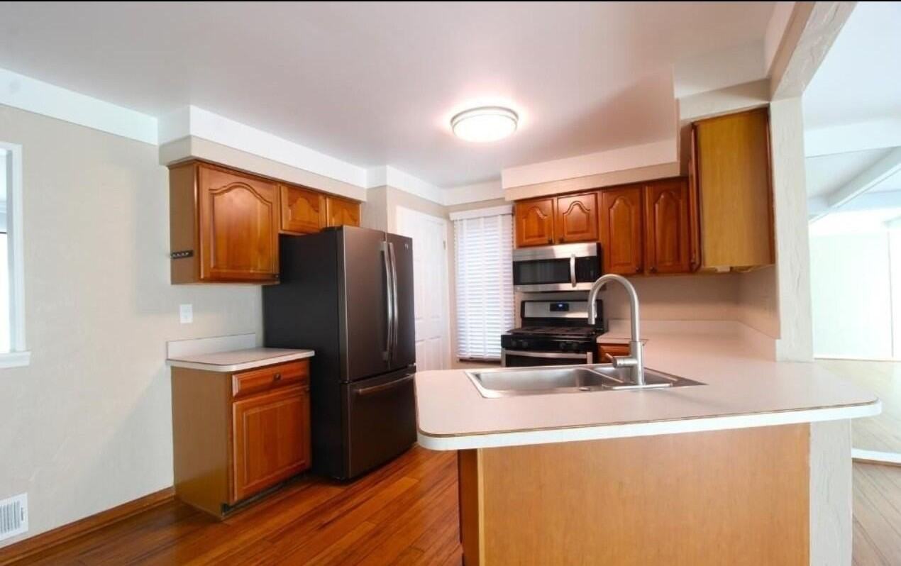 15158 Congress Dr - Photo 4 of 8