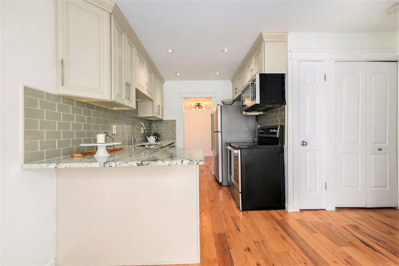 42198 Roscommon St - Photo 5 of 18