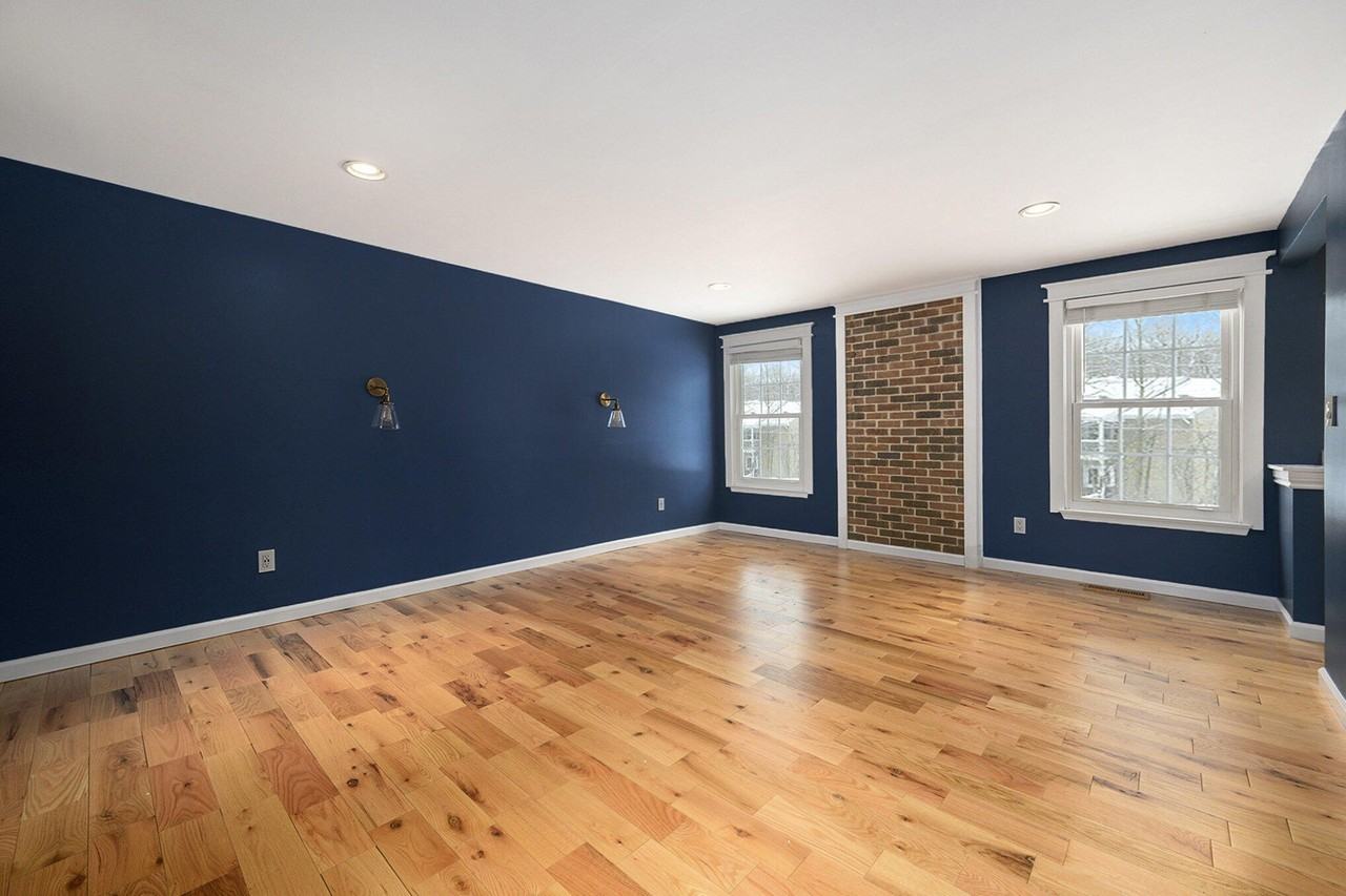 42198 Roscommon St - Photo 7 of 18