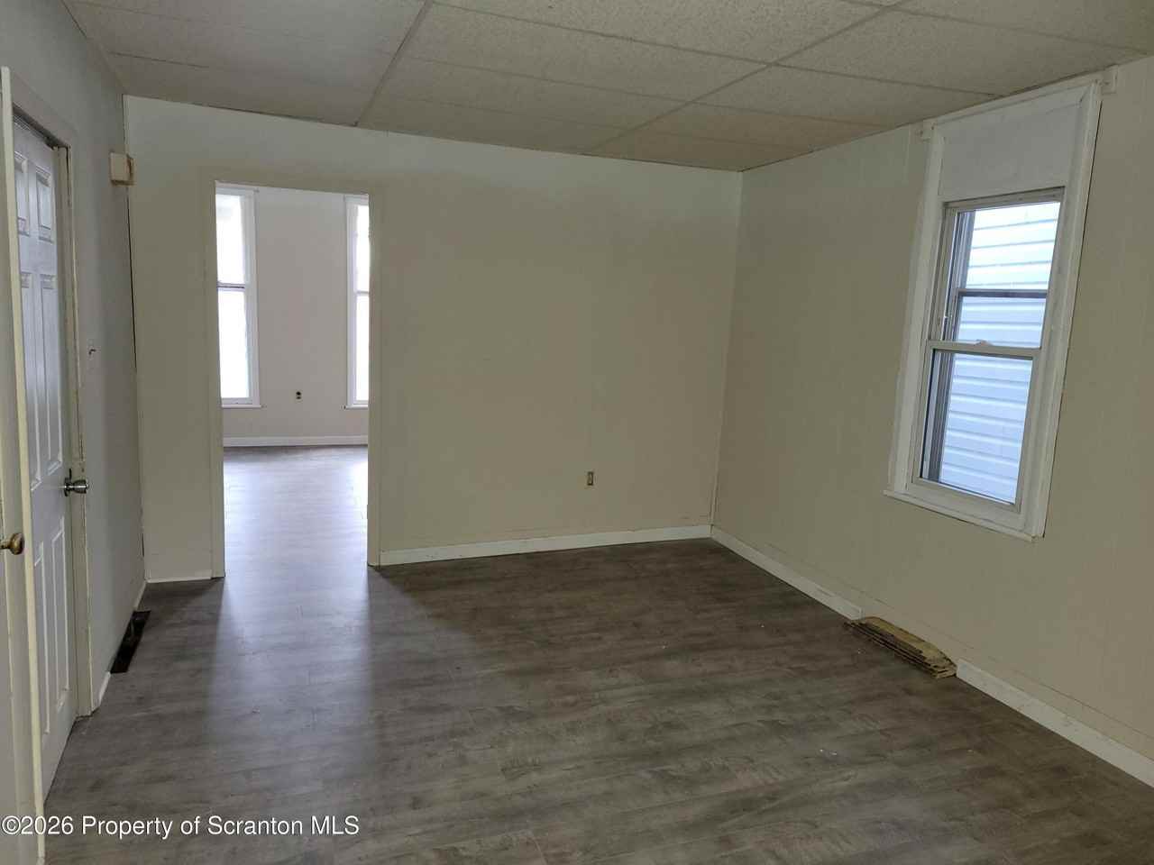 1142 Academy St #1stFL - Photo 3 of 10