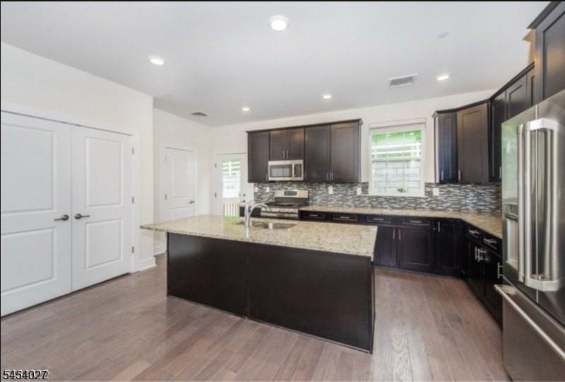 712 Parkview Ln - Photo 4 of 13