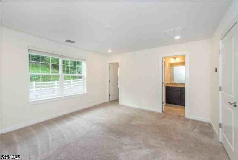 712 Parkview Ln - Photo 7 of 13