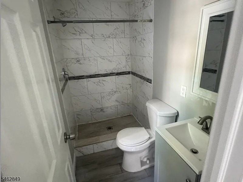 455 Henry St #1R - Photo 2 of 2