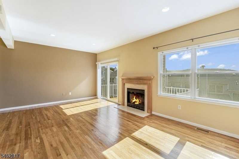 370 Summerhill Dr - Photo 7 of 29