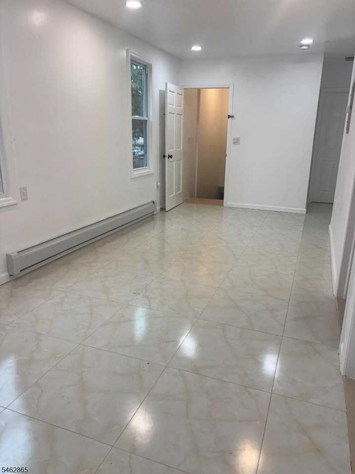 500 Burnside St #2 - Photo 4 of 20