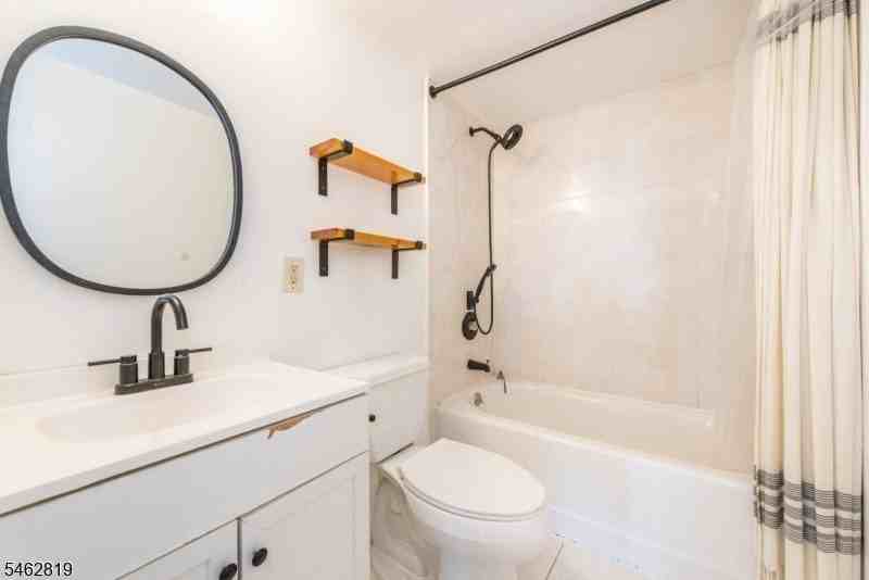 344 Prospect Ave - Photo 5 of 23