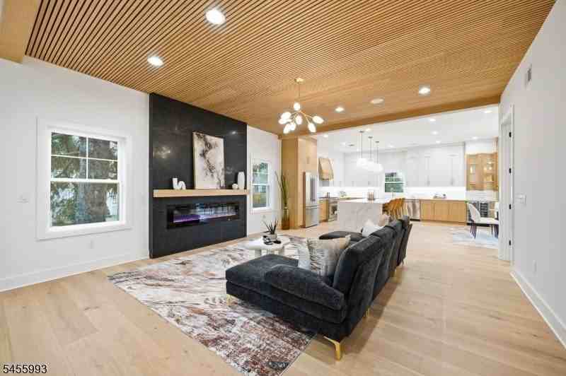 41 Orchard Rd - Photo 5 of 36